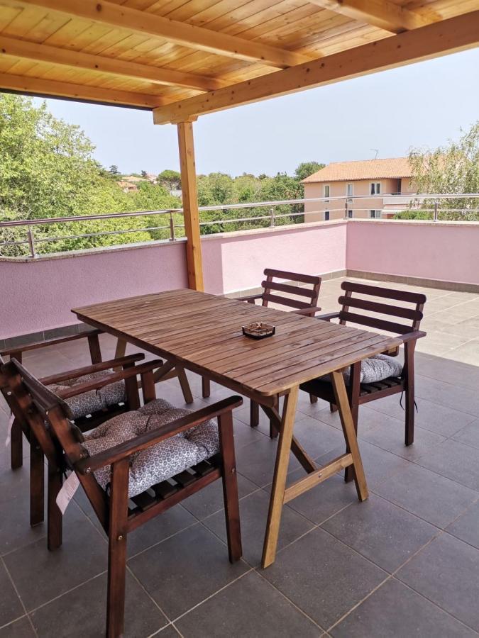 Apartments Oskar Баньоле Екстериор снимка